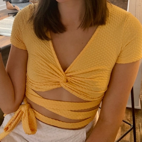 Urban Outfitters yellow cropped top - Picture 2 of 5